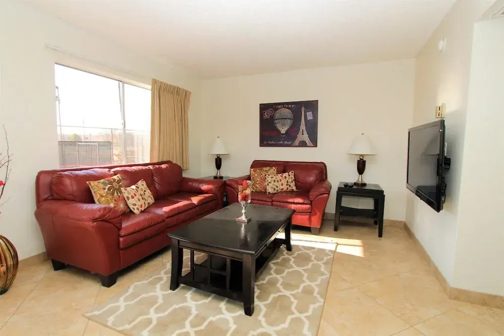 145 Fully Furnished 1BR Suite-Pet Friendly! by RedAwning