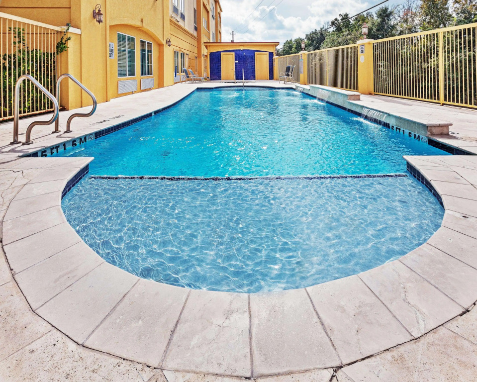 La Quinta Inn & Suites by Wyndham Alvin