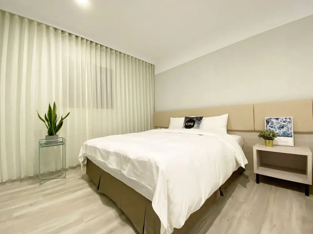 Gold Hotel