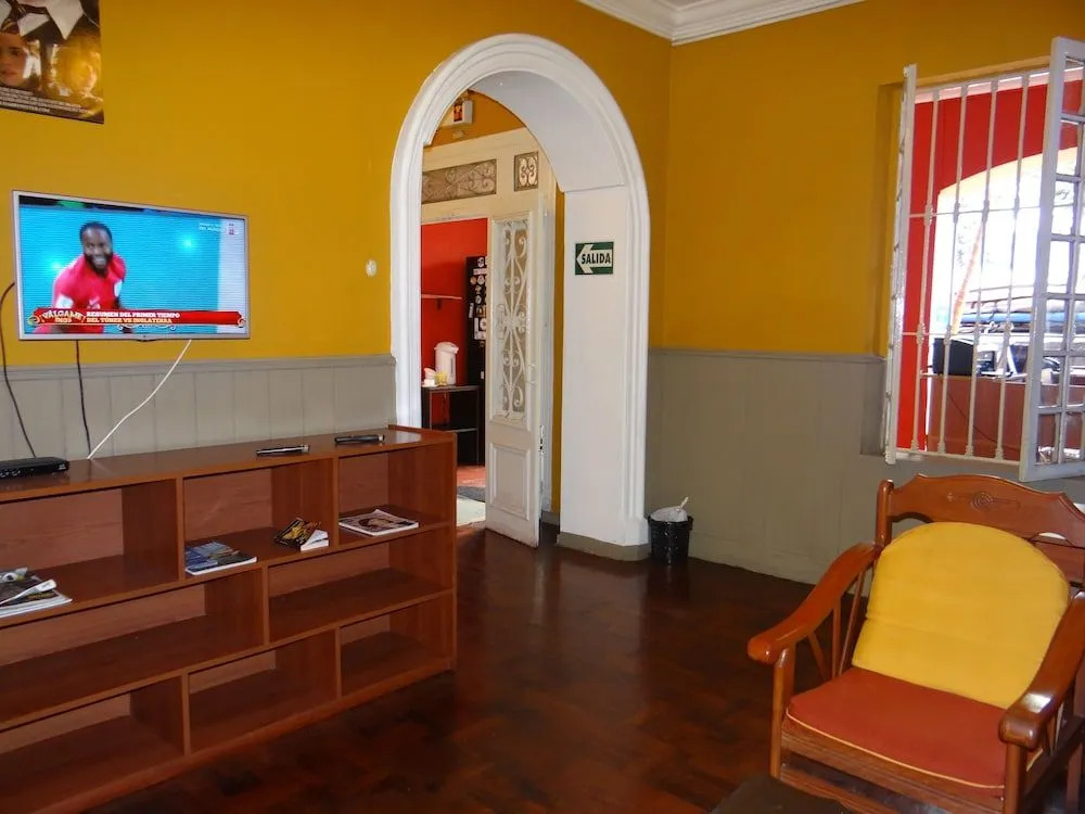 Hitchhikers Lima Hostel