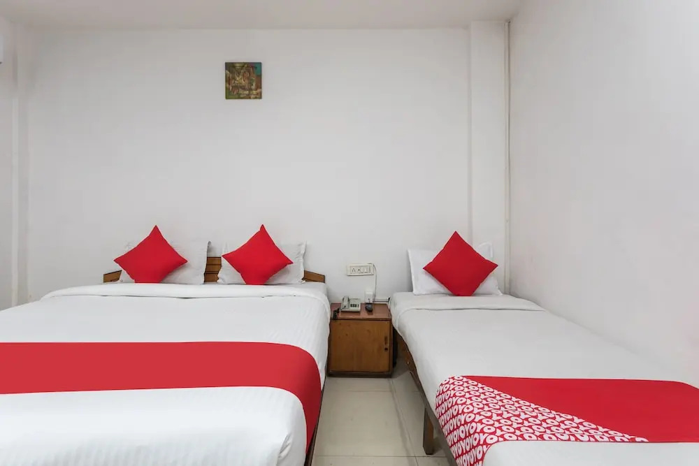 OYO 22688 Hotel Shivrattan