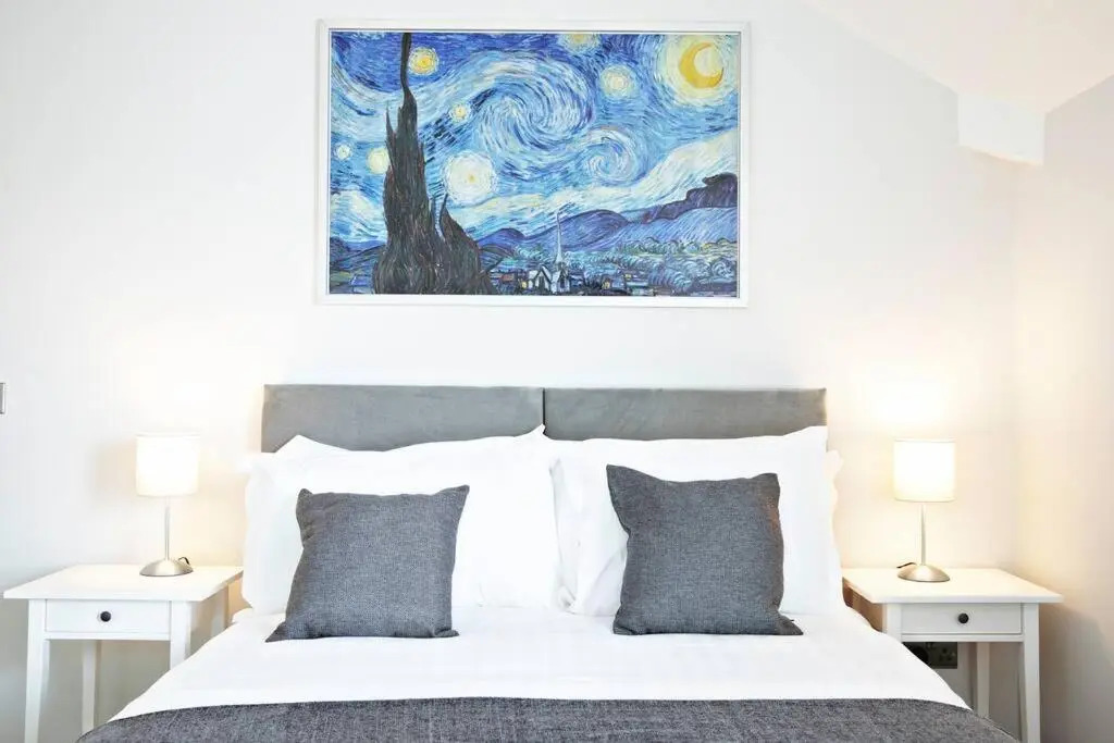 Deluxe 2 bedroom apartment