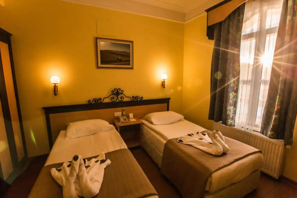 Tassaray Hotel