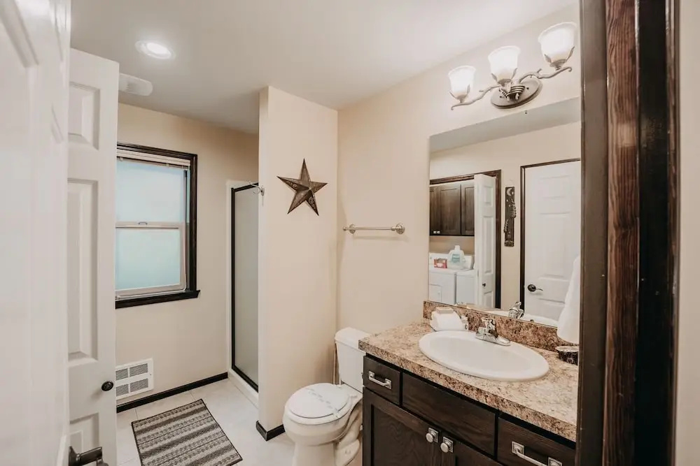 89gs - Hot Tub - Pets Ok - Wifi - Sleeps 4 1 Bedroom Home by RedAwning