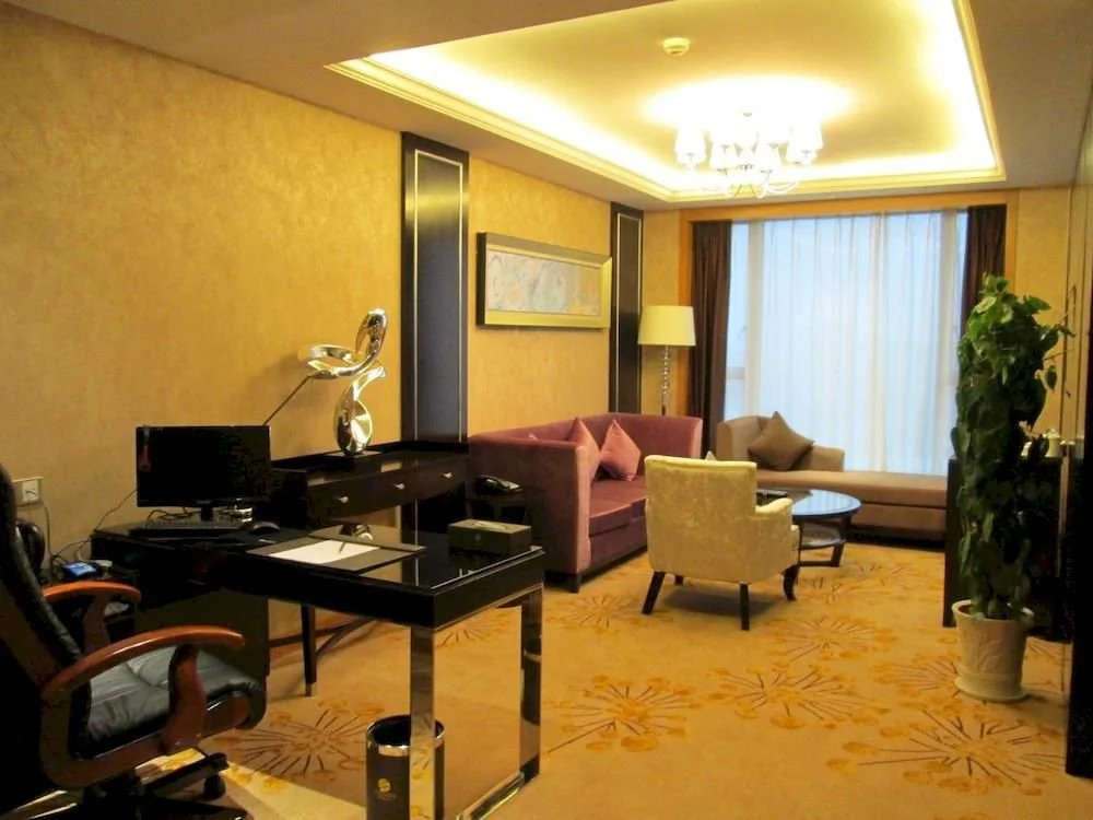 James Joyce Coffetel Nanchang Railway Station Wanguo International