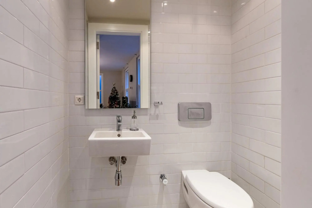 MISSAFIR Exceptional Flat w/Bosphorus View and Rec Room 3-Min Walk to Istiklal Street in Beyoglu