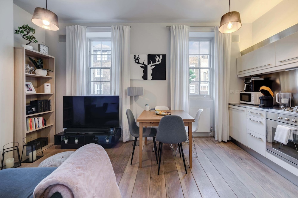 The Fox & Found - Fitzrovia - by Frankie