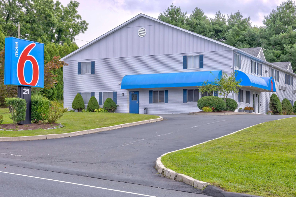 Motel 6 Bethel, CT - Danbury