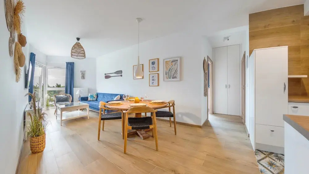 Lets Sea by 2HomeRent