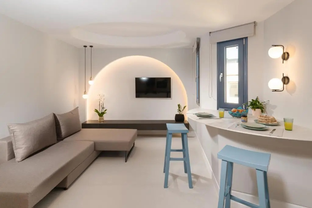 Evans Luxurious Apartment 4