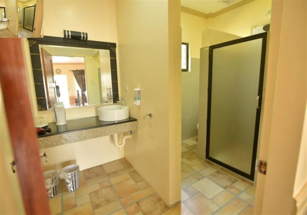 Roz And Angelique's Inn & Suites