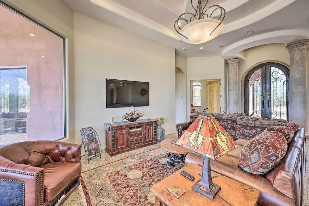 Backyard Oasis! Mtn-View Family Gem in Scottsdale