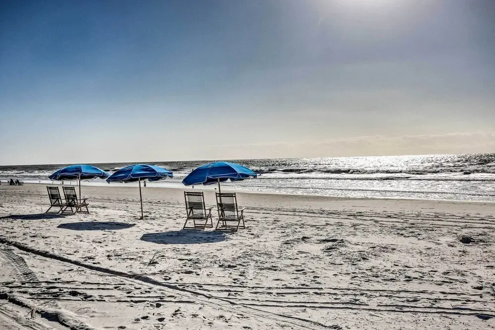 Walk to Folly Field Beach: Condo in Hilton Head!