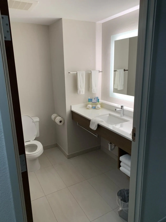 Holiday Inn Express Hotel & Suites Memphis/Germantown by IHG