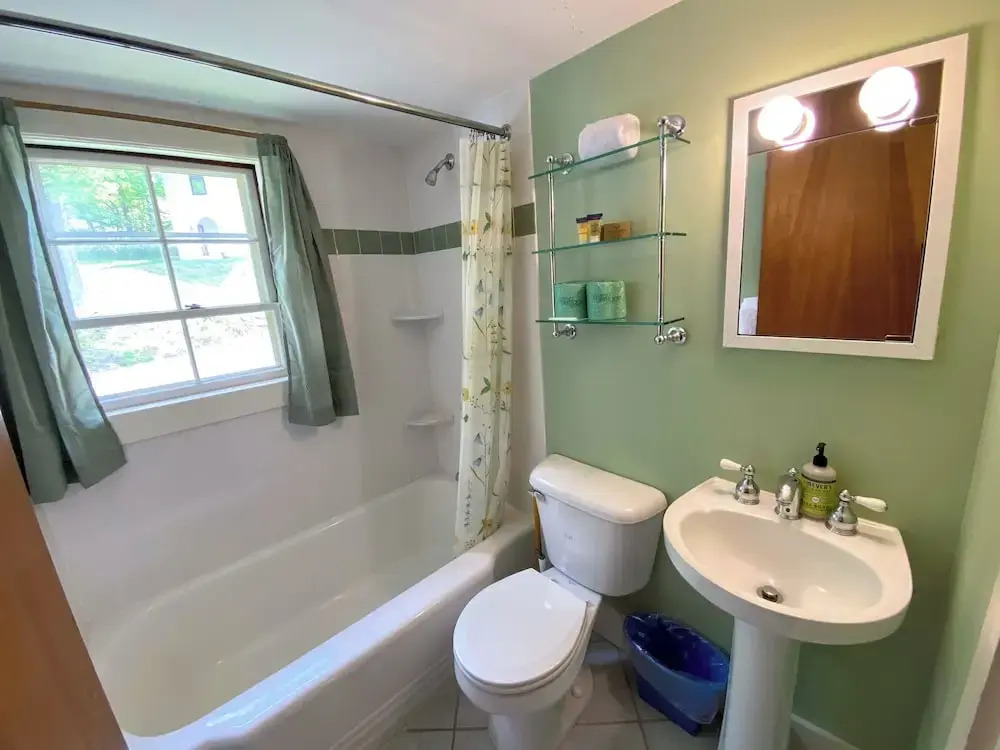 23sr Traditional Austrian Chalet at the Base of Cannon Ski Area in Franconia Notch
