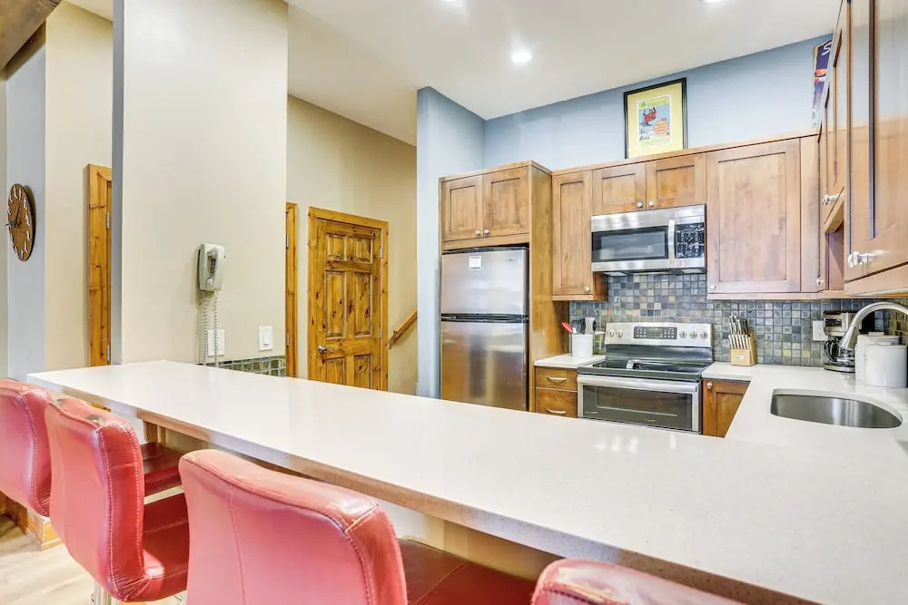 Newly Upgraded Avon Condo w/ Pool & Hot Tub Access