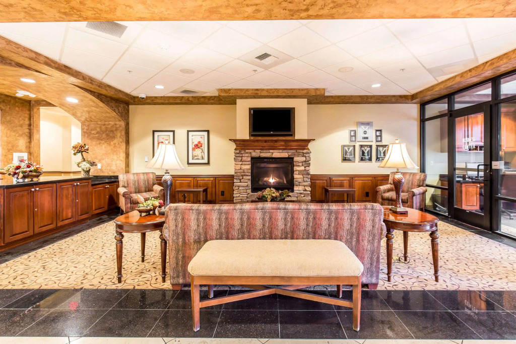 Comfort Inn & Suites Henderson - Las Vegas