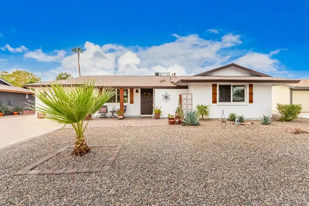 105th Sun City 2 Bedroom Home by Redawning