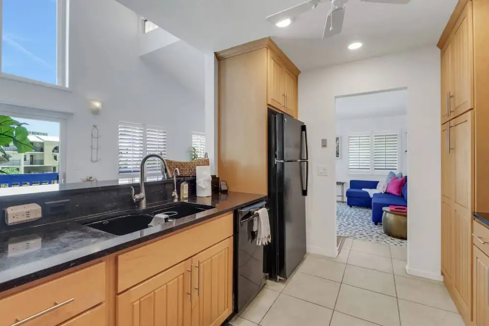 21602 Indian Bayou Dr-left Side