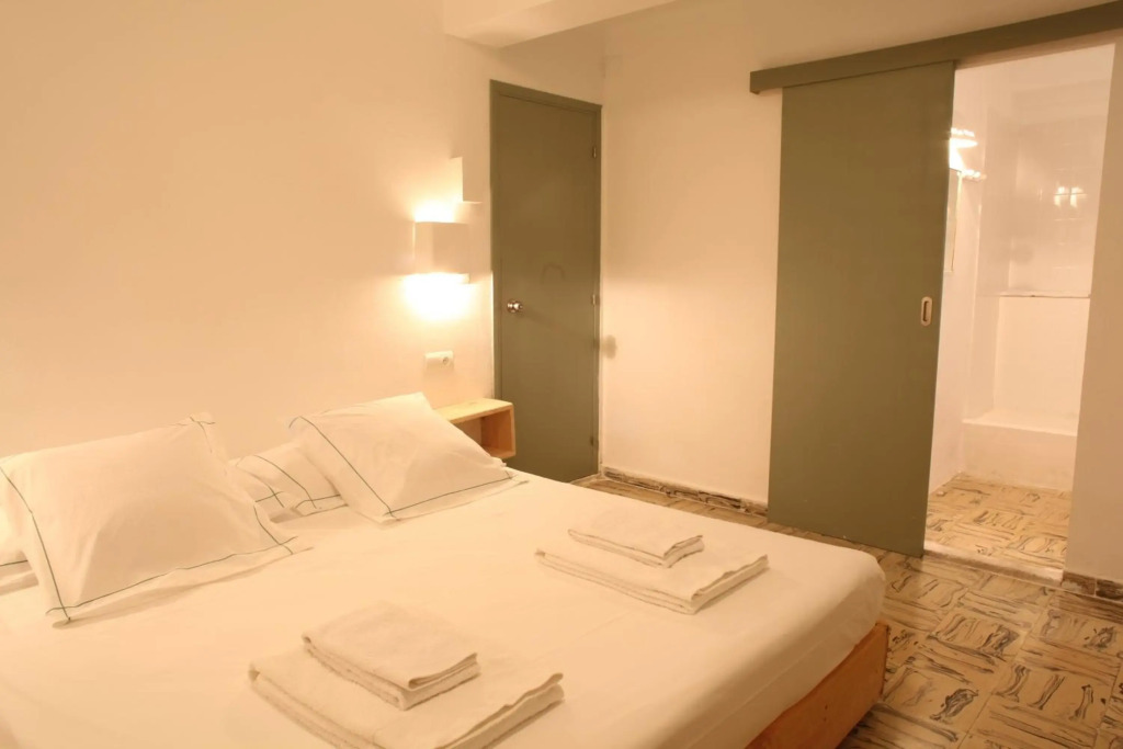 Juanita Hostal