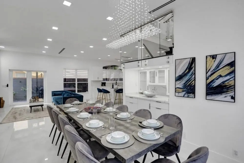 4 Br Designer Home Next To Shul And Community Pool 4 Bedroom Villa