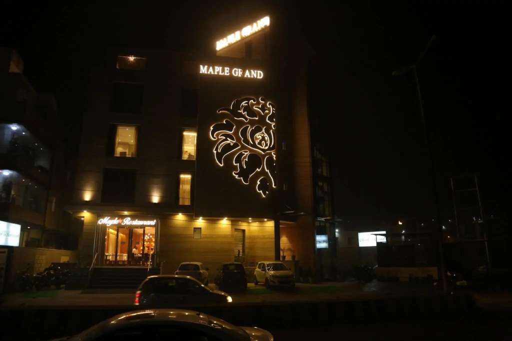 Maple Grand