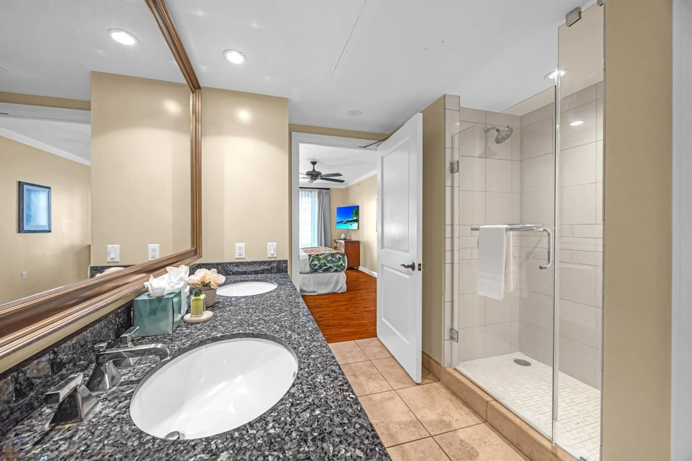 Honua Kai 4 Free Cars KBM Resorts Front Alii Suite 4 Units, 8 Bedrooms HK Ml-3182