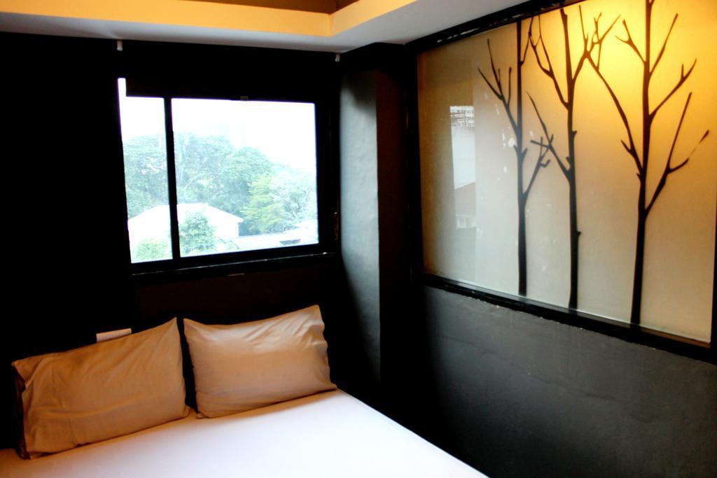 Rod Fai Fah Apartment