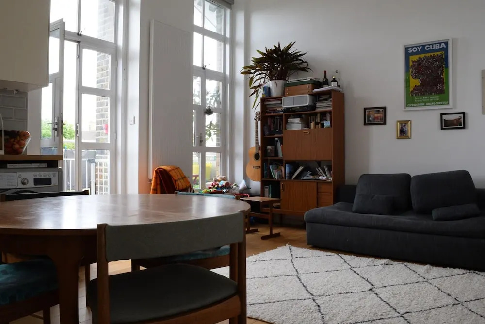Bright 2 Bedroom Apartment Along the Thames