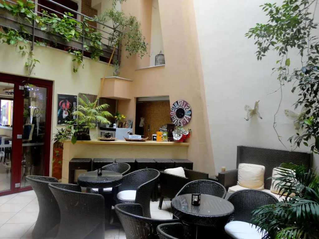 Lirio Guest House