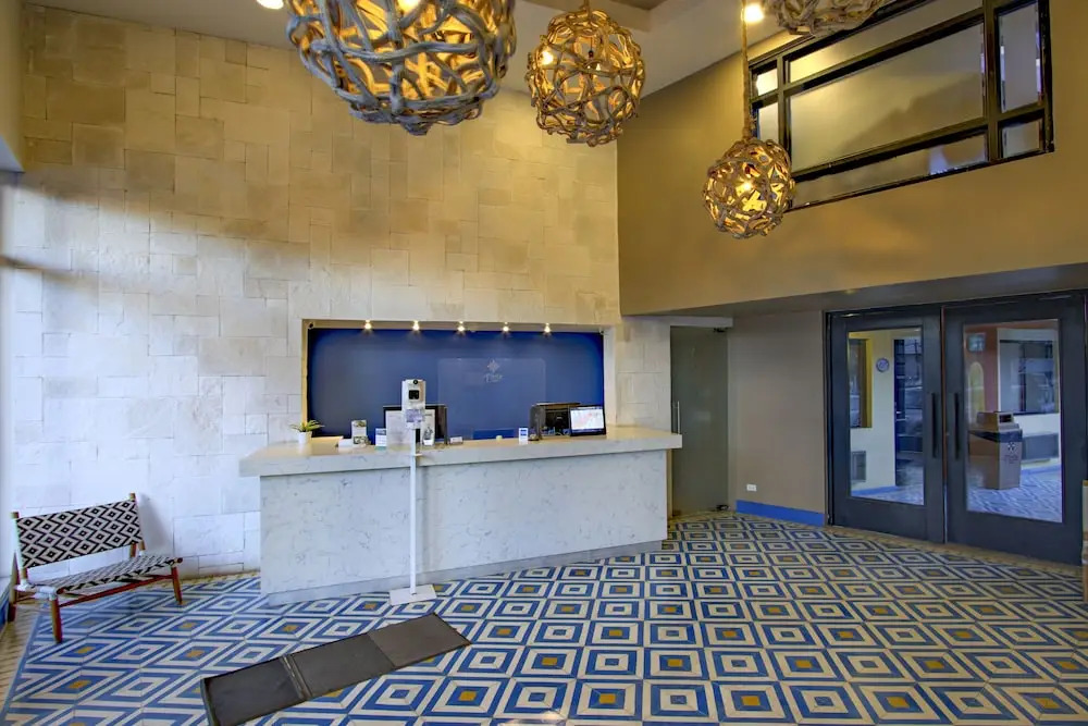 La Pinta Hotel