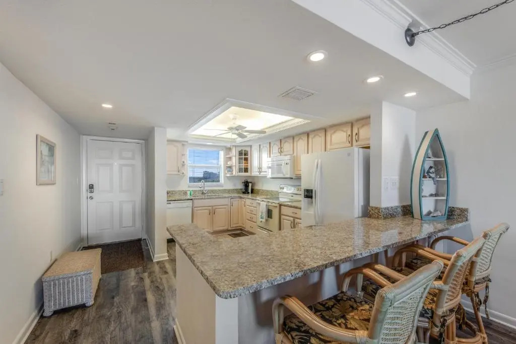 Terra Mar 502, 2 Bedroom, Sleeps 6, Gulf Front, Elevator, Heated Pool