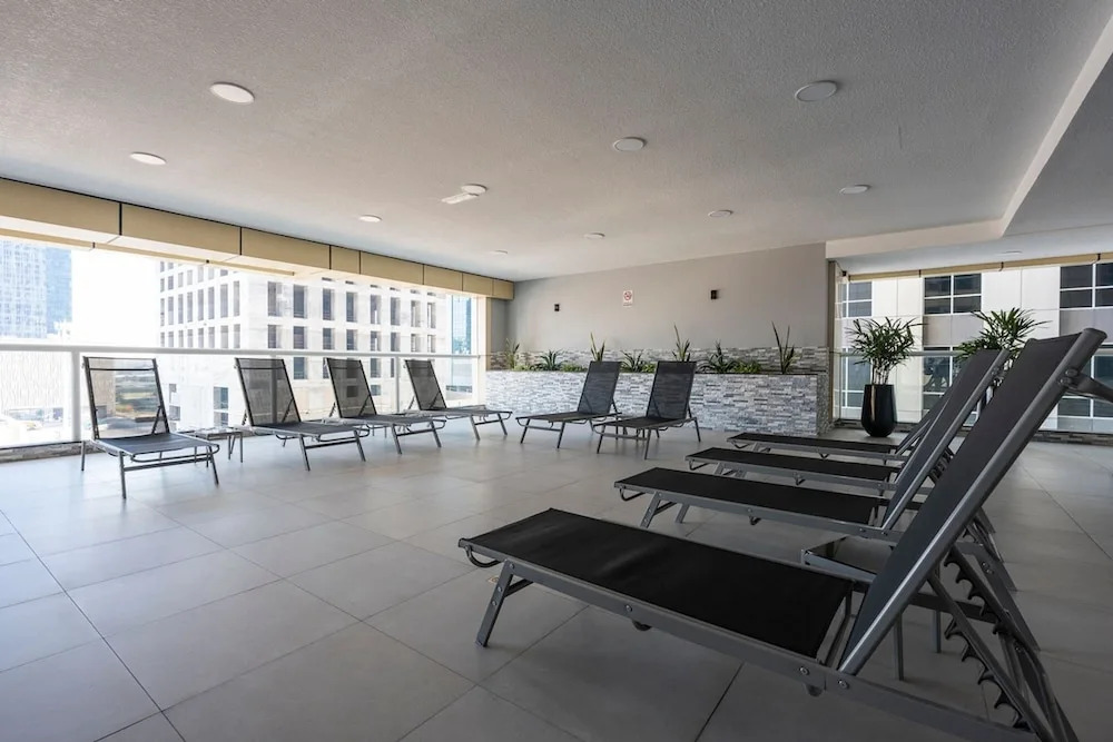 Cozy 1-bedroom Apartment for 4 in Dubai Marina