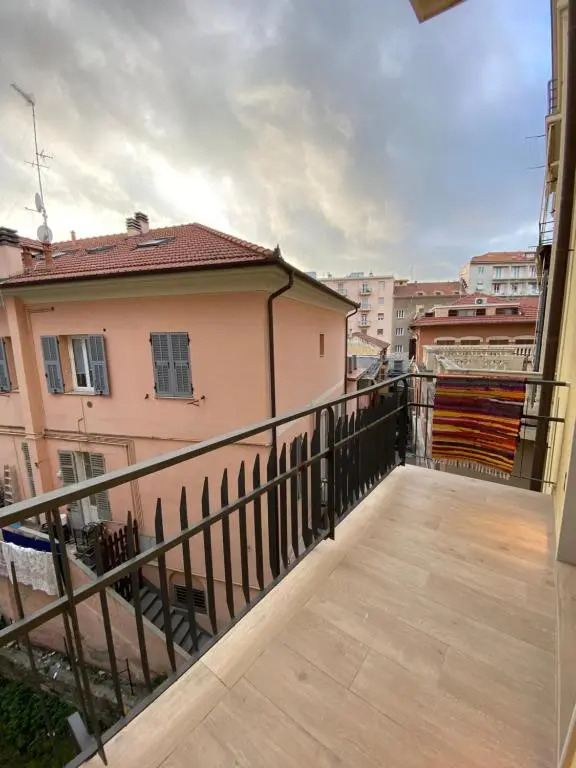 Casa Dante: Oneglia Centro-Marina-Spiagge (3 Min)
