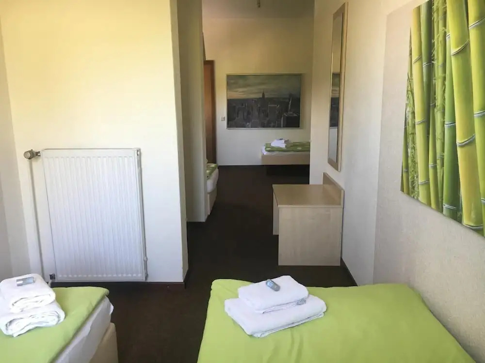 Adam Hotel