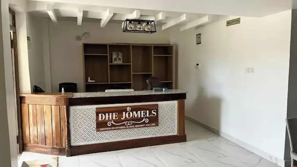 DHE Jomels Hotel