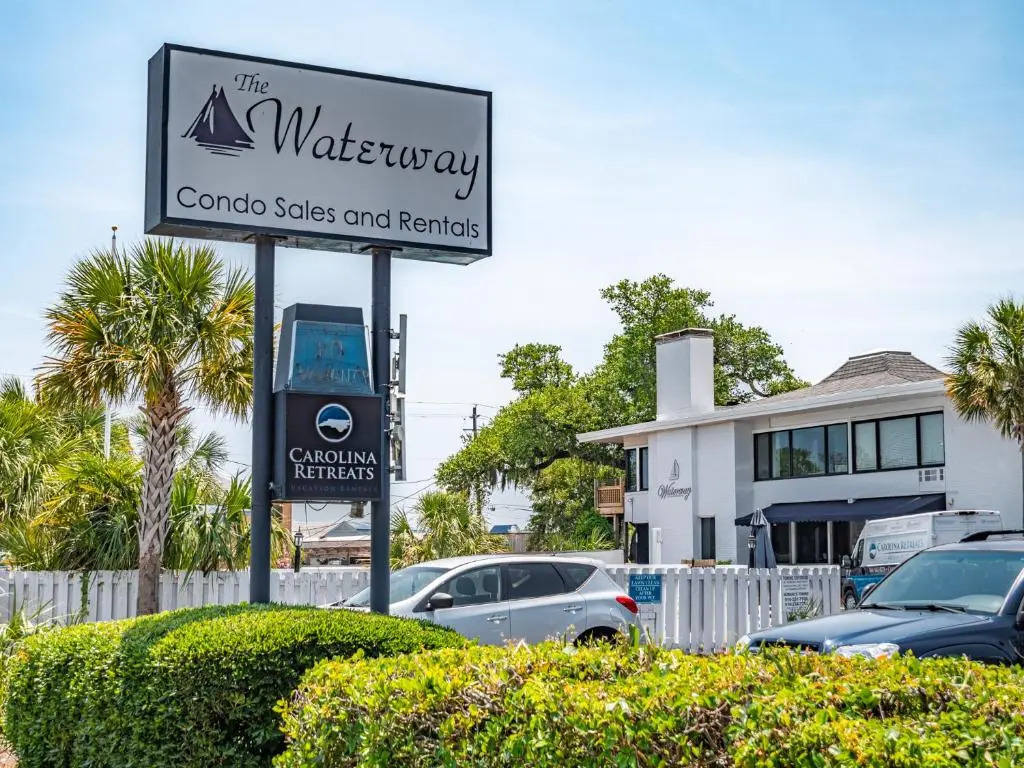 The Waterway Pet Friendly by Carolina Retreats
