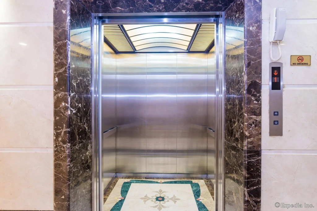 Scent Premium Hotel and Sky Bar