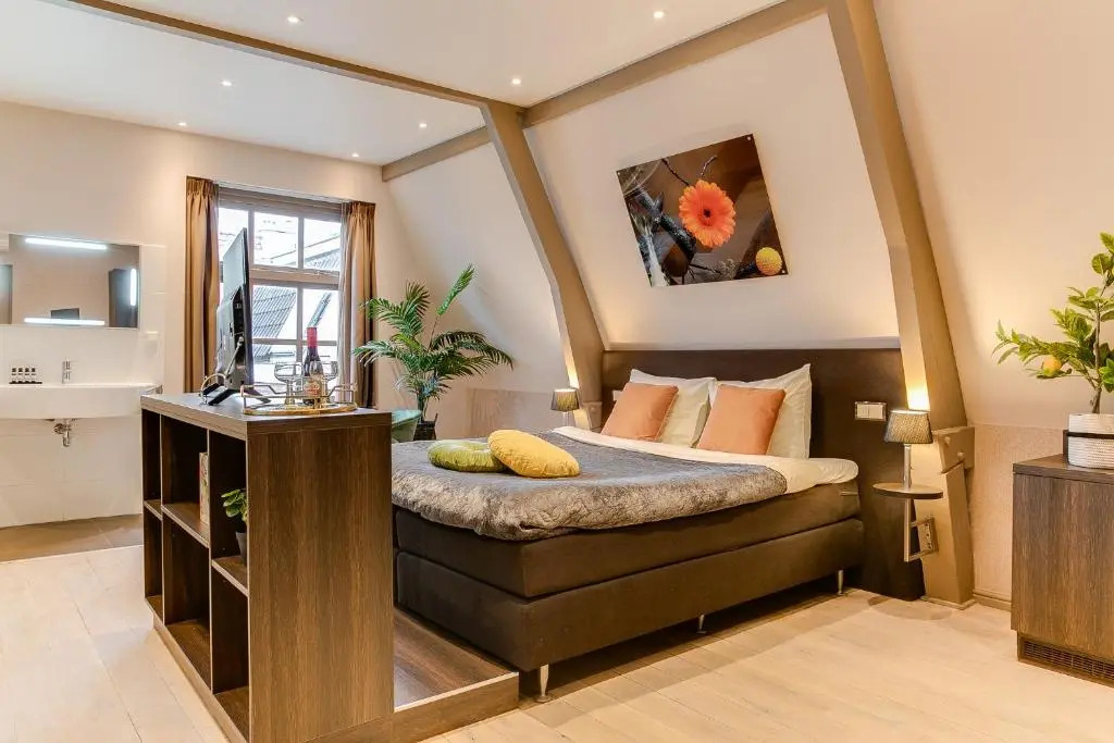 Brasss Hotel Suites