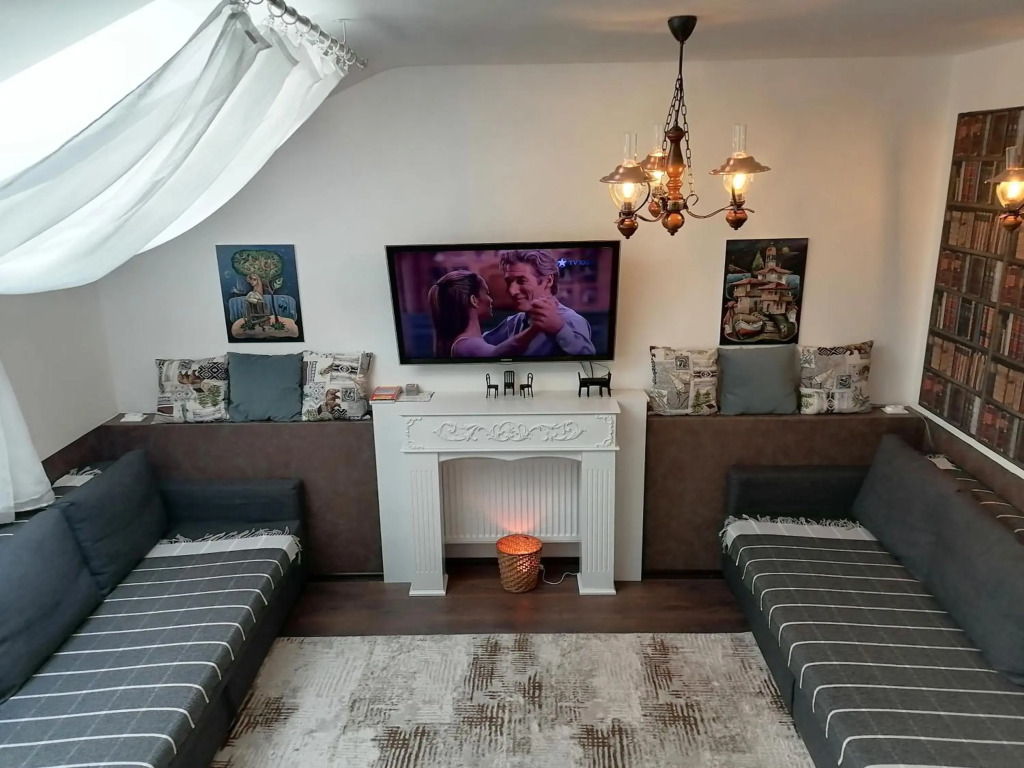 Apartment 15