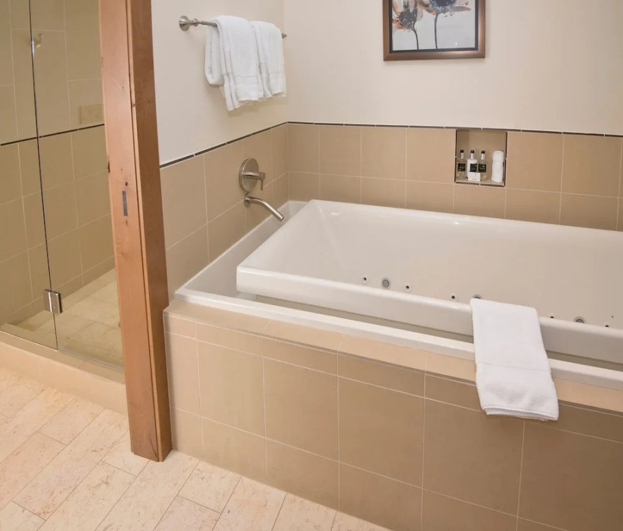 Landmark 4Br PentH 607