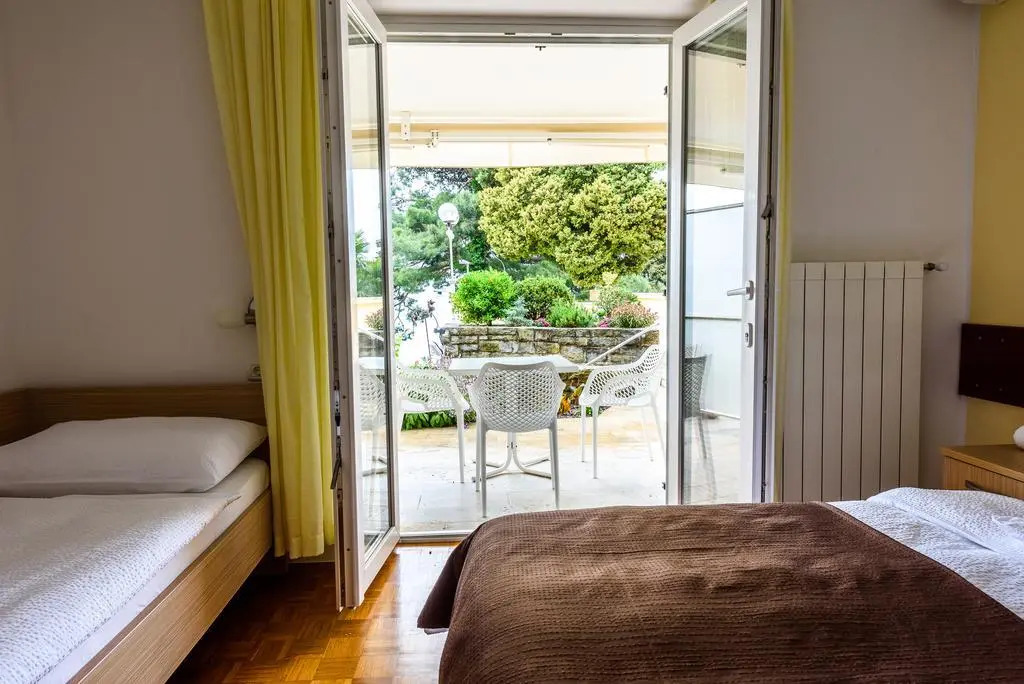 Apartments & Rooms Matos
