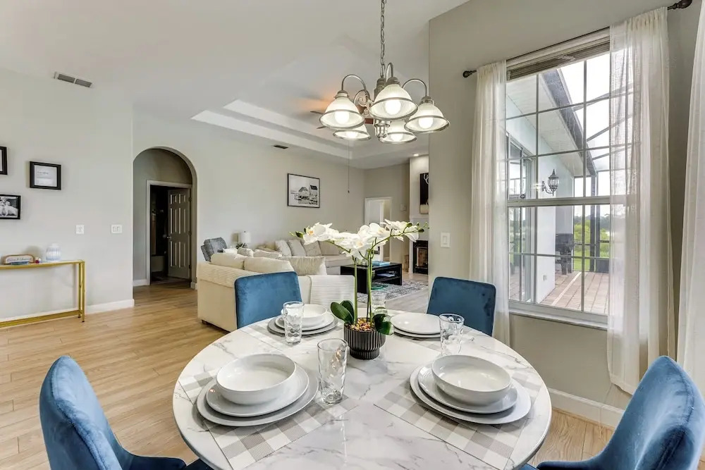 Game, Swim & Unwind: Lakeside Retreat Near Disney