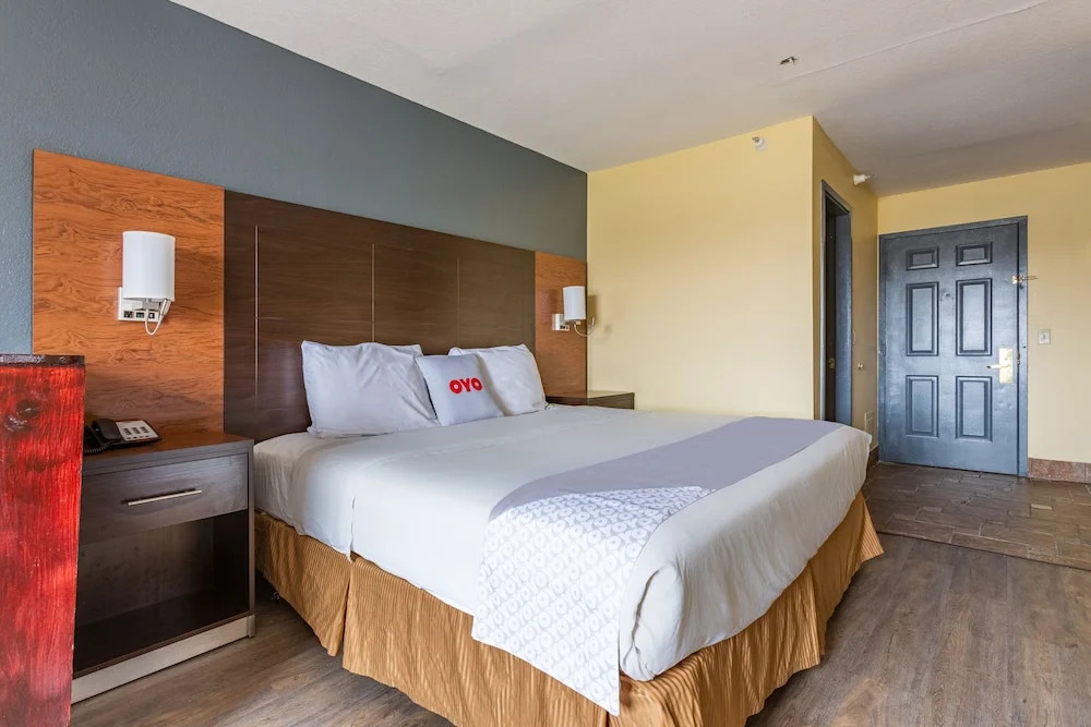 Rodeway Inn and Suites Airport Tulsa