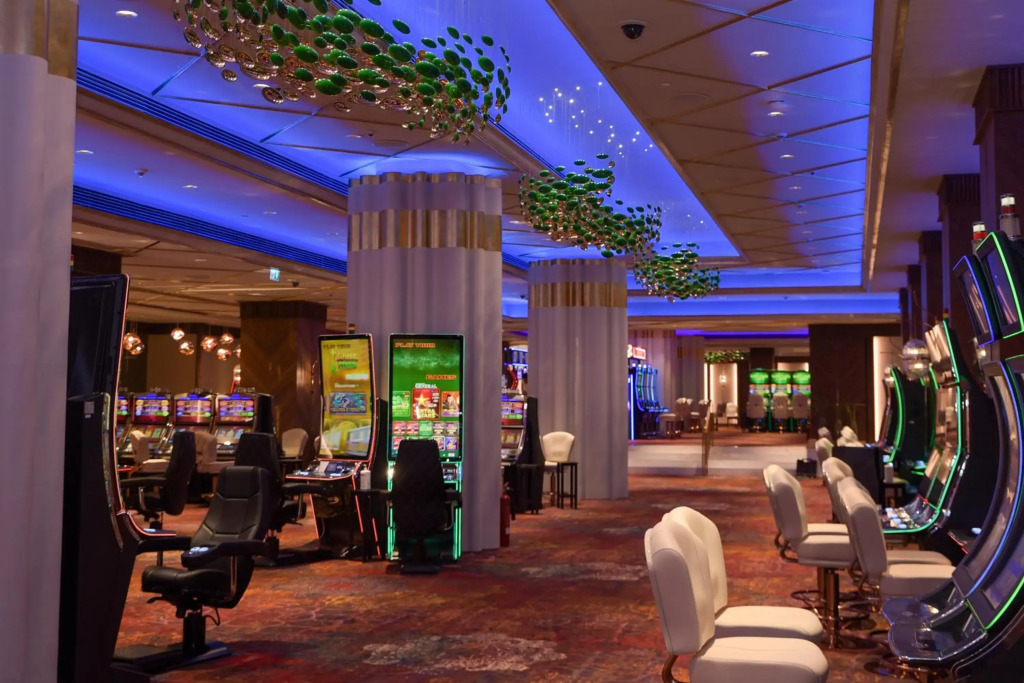 Rocks Hotel & Casino