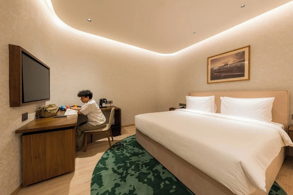 080 Transit Hotel, T2