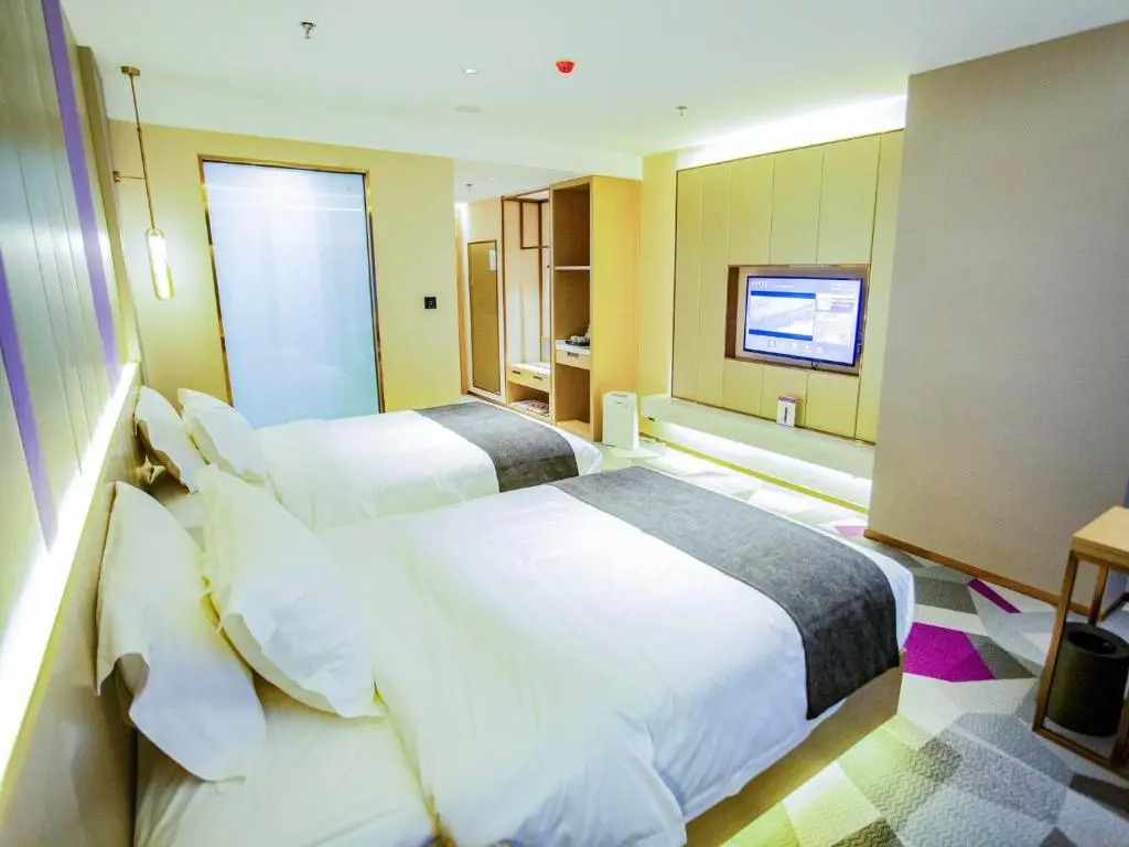 Lavande Hotel Lujiang Zhouyu Avenue