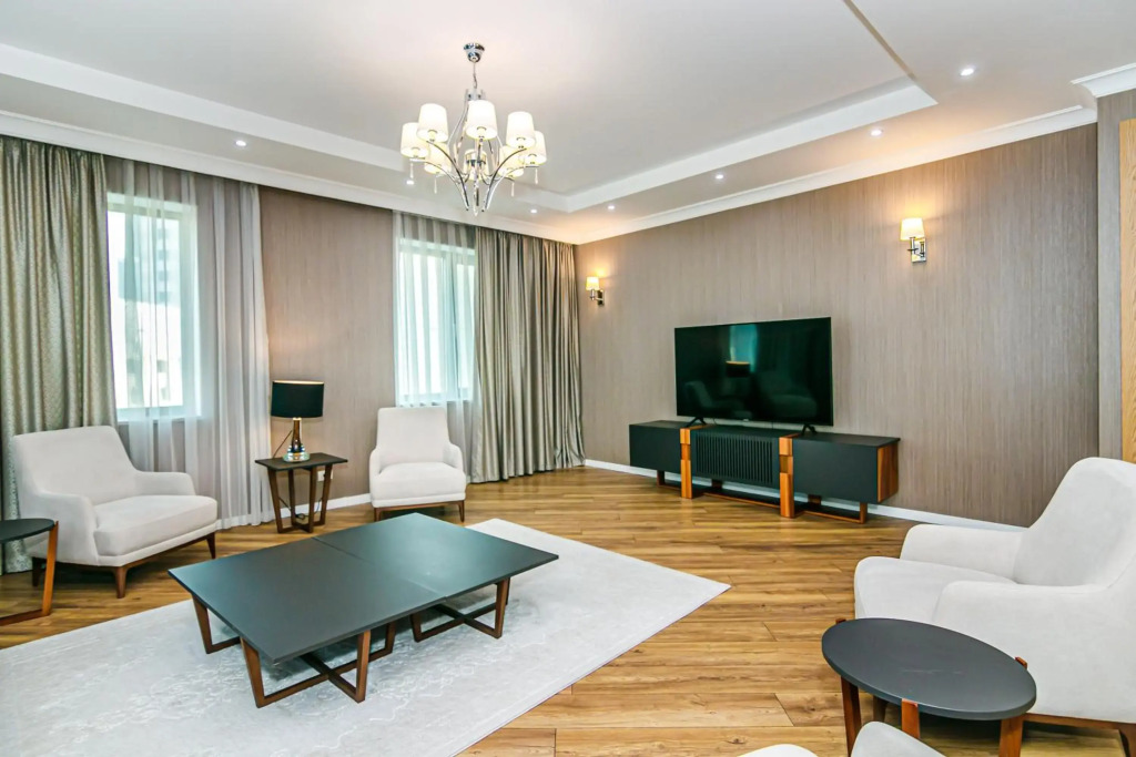 Apartment near Four Seasons