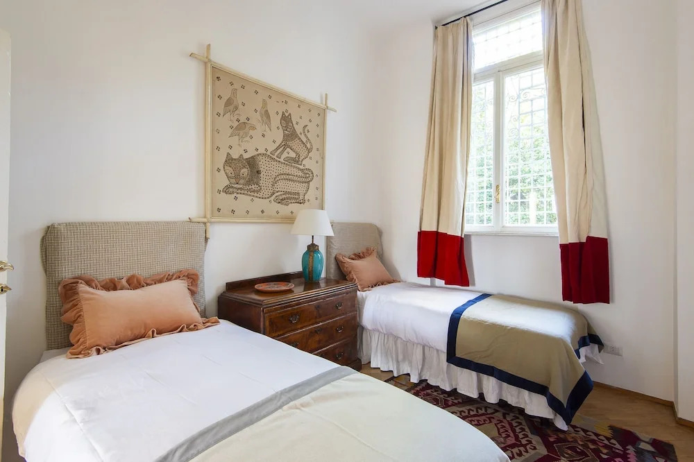 Popolo Square Luxury Two Bedroom Apartment