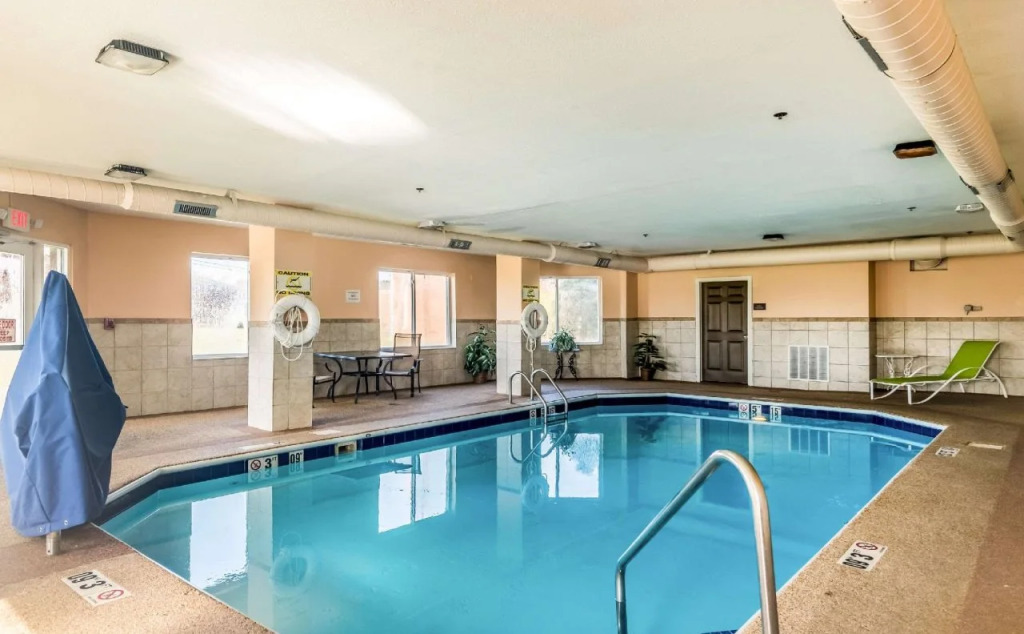 Comfort Inn & Suites Heath - Newark South